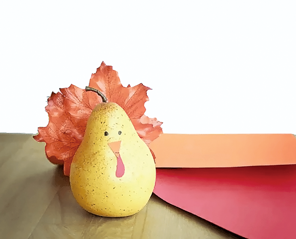How to make DIY pear turkeys for Thanksgiving